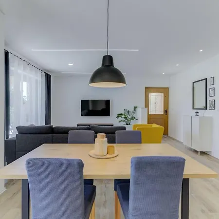 Nv Sun 23 By Aneo Travel