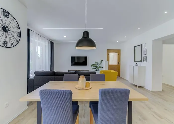 Nv Sun 23 By Aneo Travel