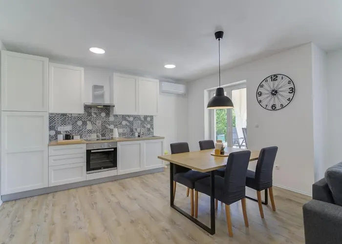 Nv Sun 23 By Aneo Travel